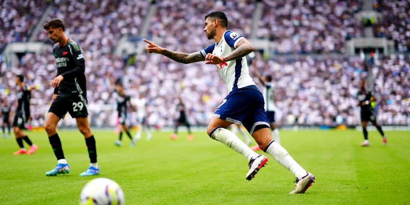 Cristian Romero hiện đang khoác áo Tottenham sau khoảng thời gian chơi bóng tại Ý